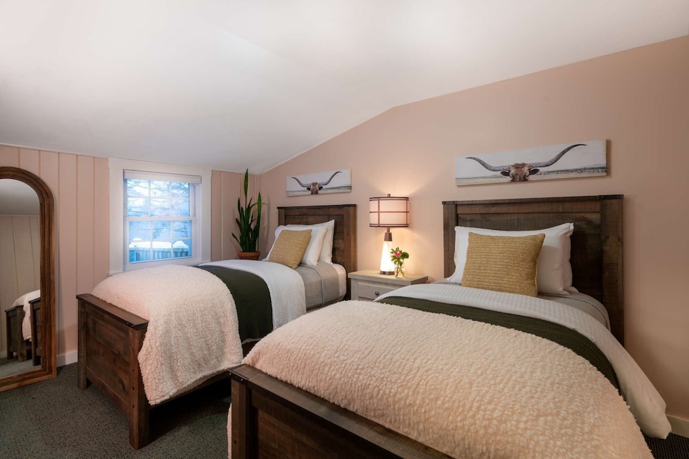 Tucker Hill Lodge
