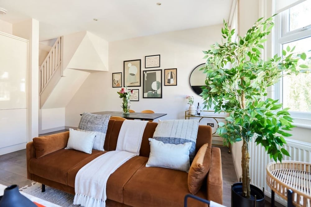 The Kilburn Crib - Stunning 3bdr Flat