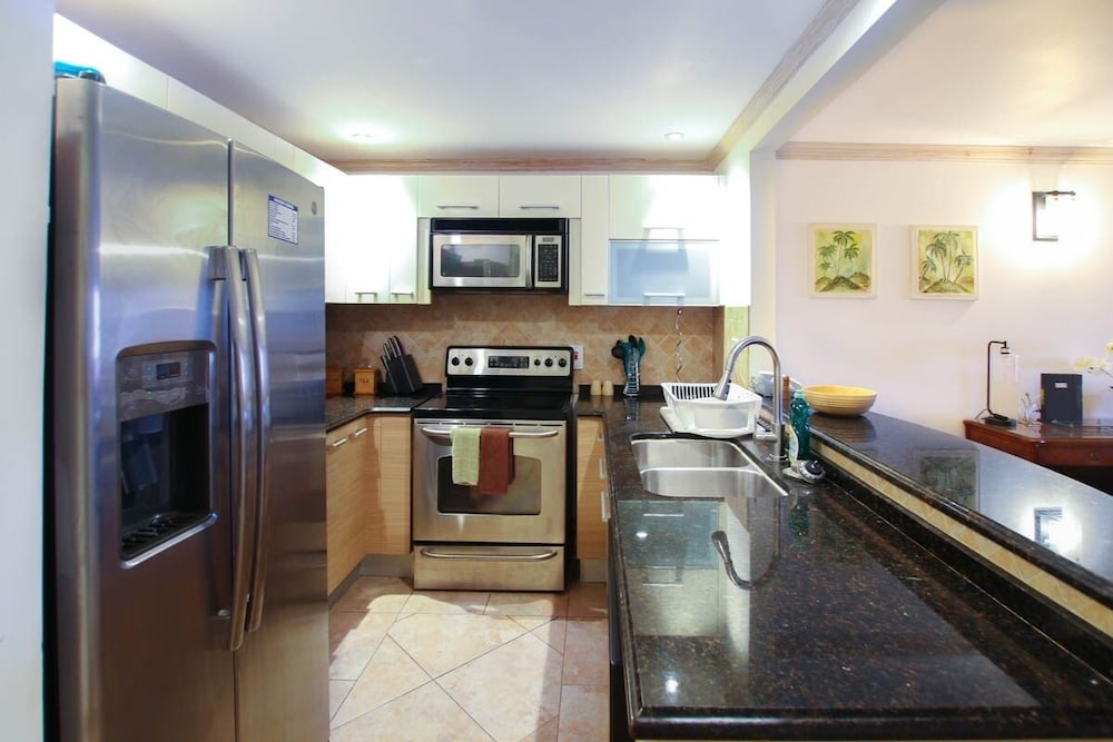 Modern 2-bed Apt Near Beach In St. Lawrence Gap 2 Bedroom Apts by Bluescape