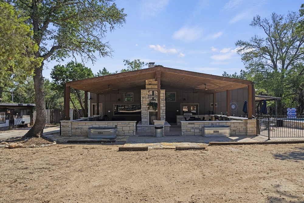 Luxury Retreat for 28 Terracotta Bliss Getaway