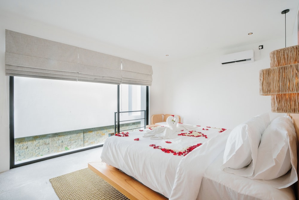 The Reef Villas