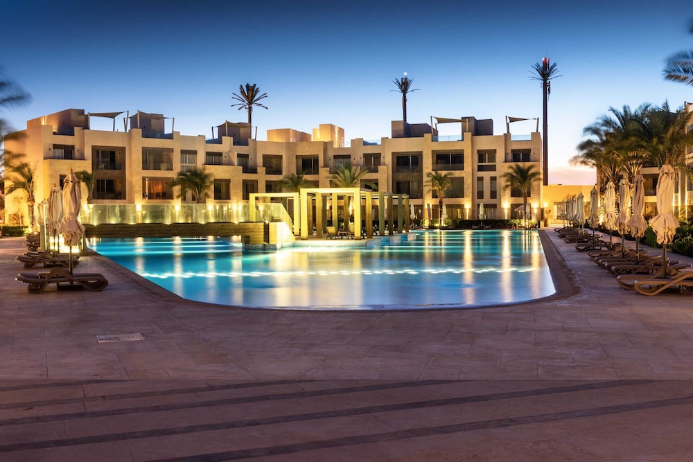 Xuru Stays I Sparky & Summery 2 BDR @ Mangroovy Free Beach & Pool Access