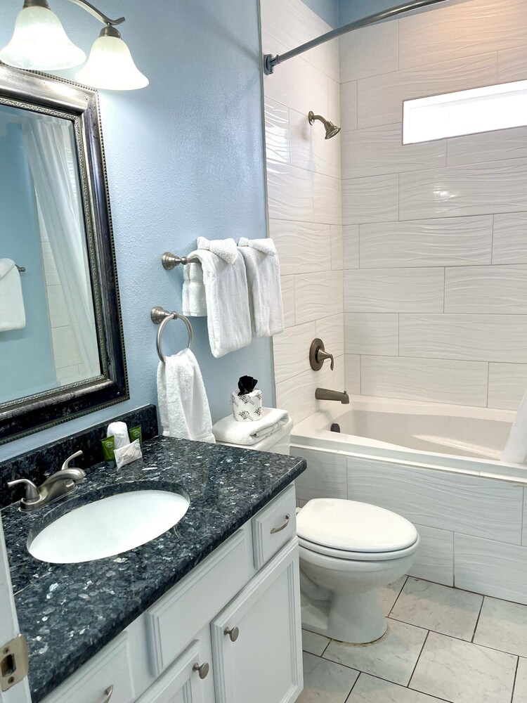Beachgate Condo Suites And Hotel 331+332 4 Bedroom Condo