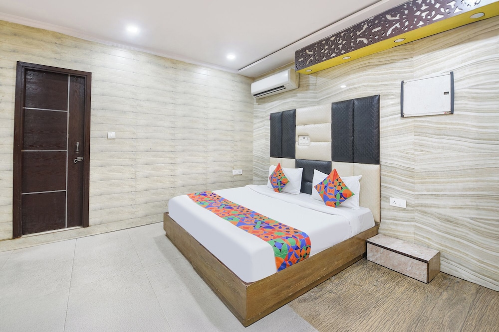 Fabhotel Park View I