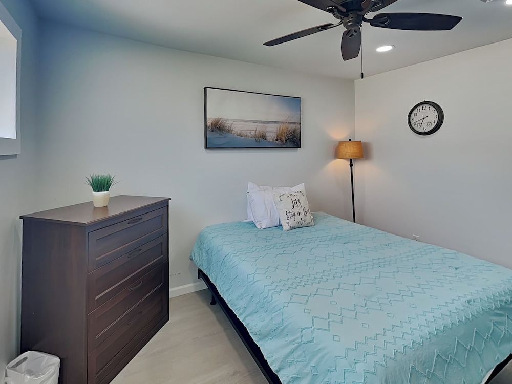Surfside Casa de Playa by Ryson Vacation Rentals