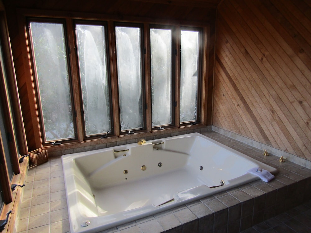 Mossy Creek 117 3 Bedroom Home by RedAwning