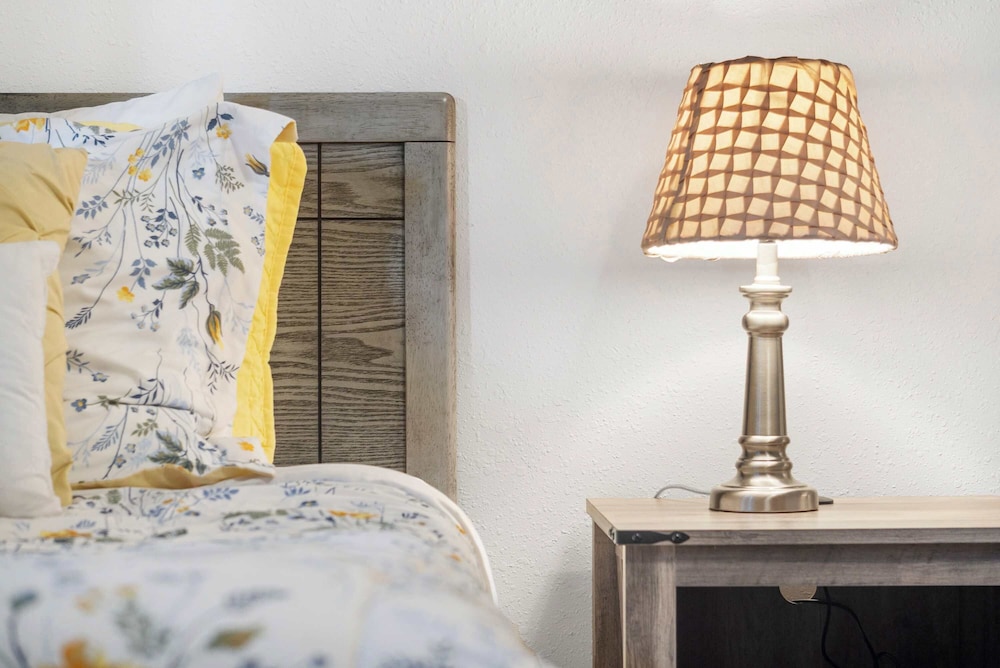 The Greenview Haven: Cozy For 6!