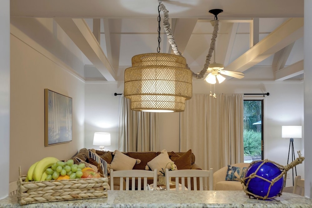 Hilton Head Retreat Gated Villa, Pets OK