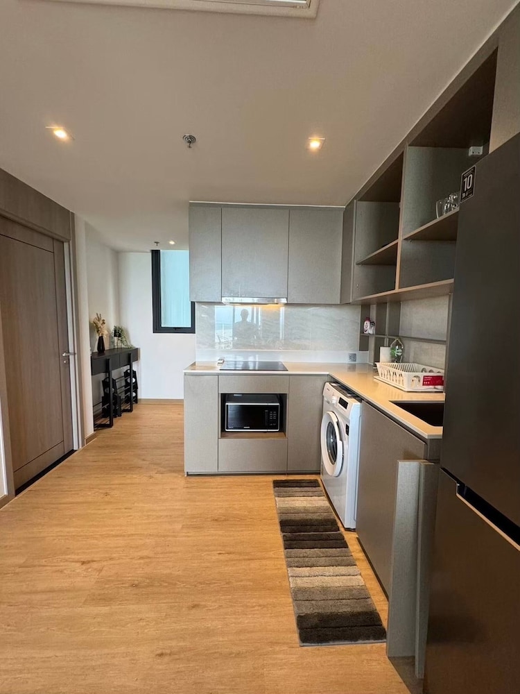 Sea View 2 Bed Room Luxury - Perfect Location