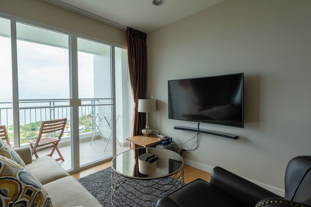1702 - 2 Bdr Condo With Seaview Boathouse Hua Hin