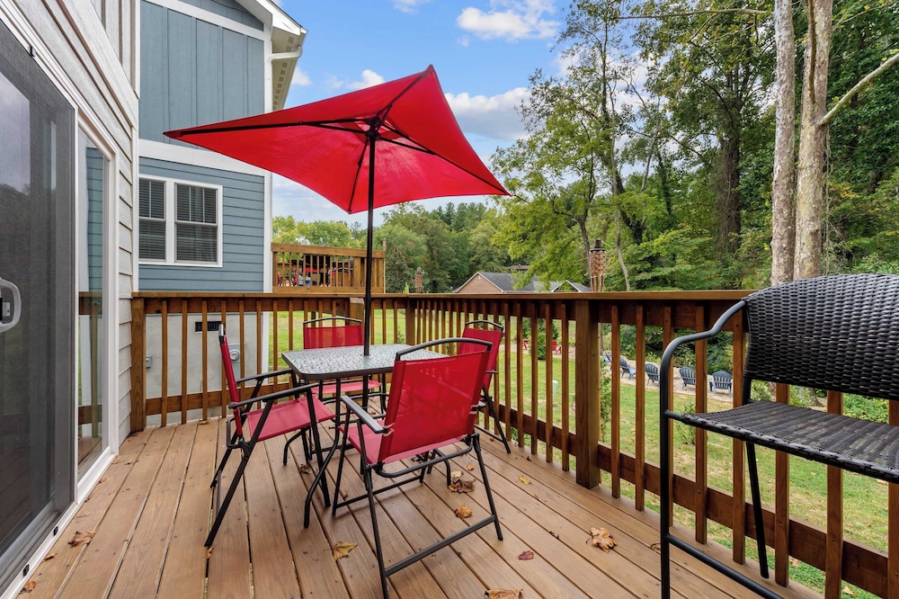 Dogwood & Sweetgum Buyout by Avantstay 2 Home Buyout! Sleeps 16!