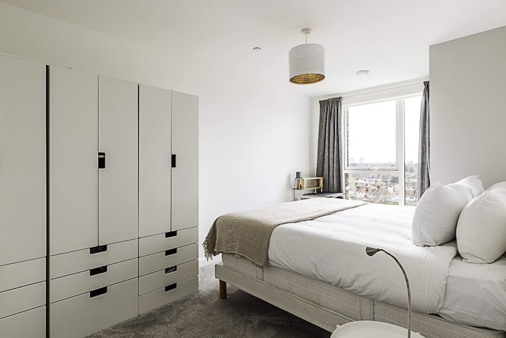 Charming West London Nest view 2