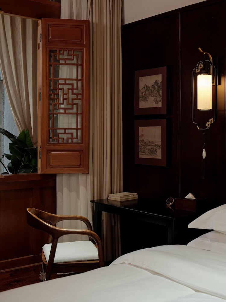 Shaxi Ancient Town Chang Le Li Chinese Courtyard Hotel