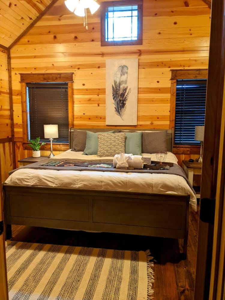 Stone Mountain Lodge Luxurious Rustic Retreat