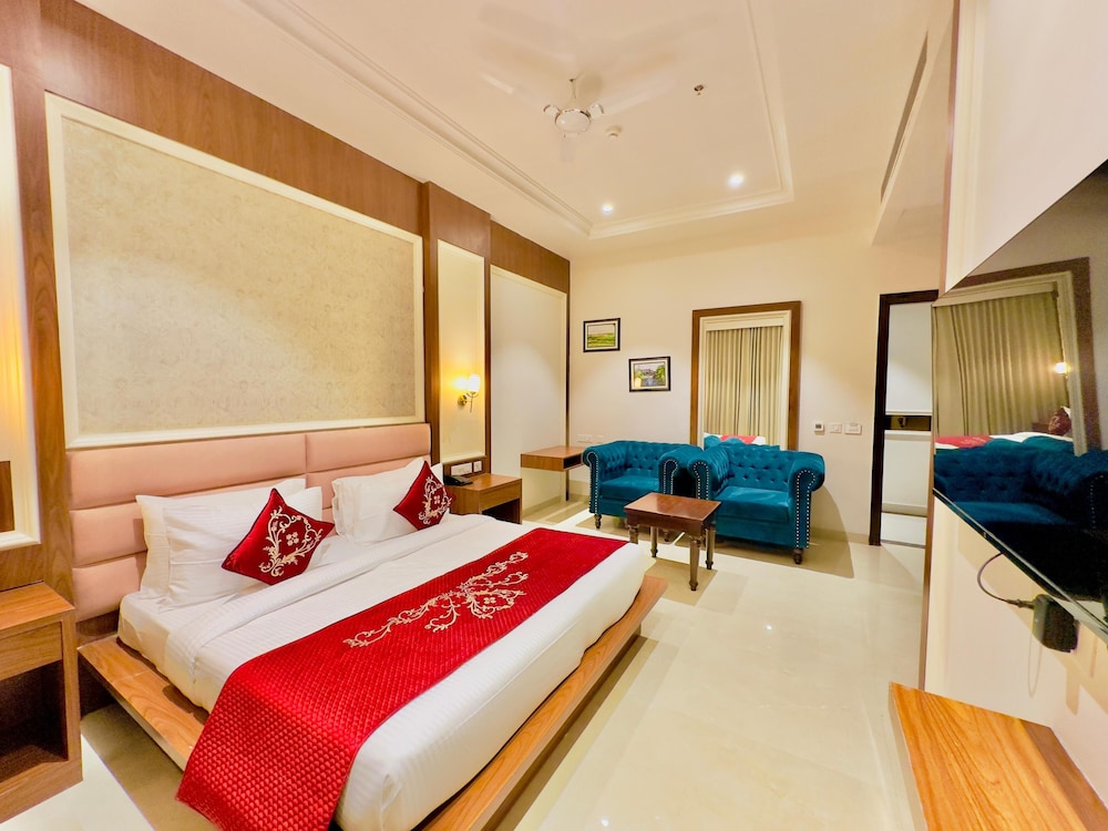 HOTEL SUKH FARM