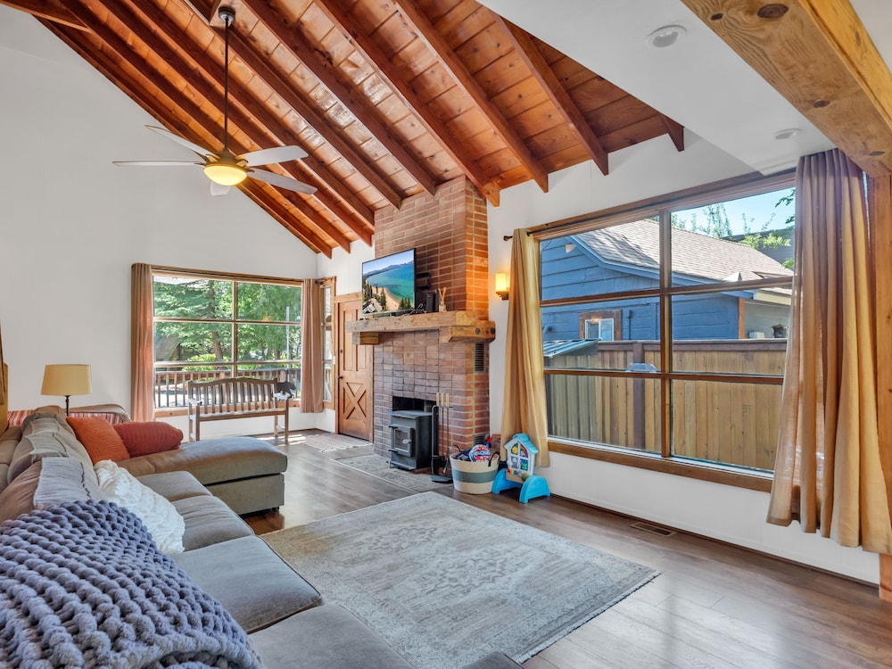 851h Tahoe Classic Cabin Near The Beach 2 Bedroom Cabin