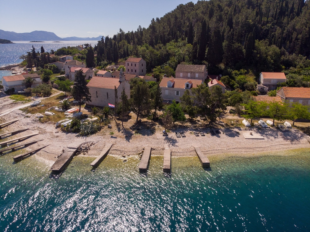 Vrnik Arts Club view 4