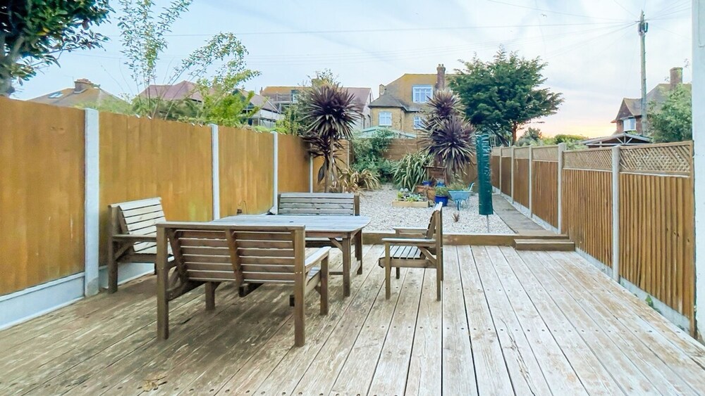 Stylish Margate Coastal Home Parking By Adliv