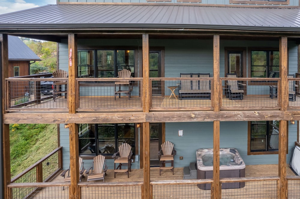 Raccoon Ridge Retreat - Gatlinburg Mountain Escape
