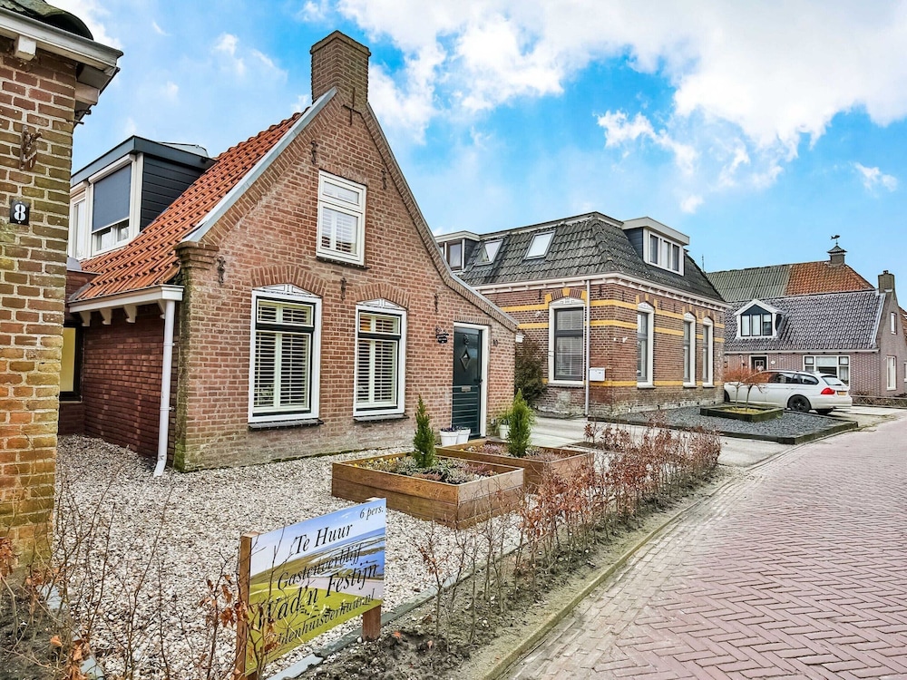 Fantastic Luxury Vacation Home and Next to the Wadden Sea