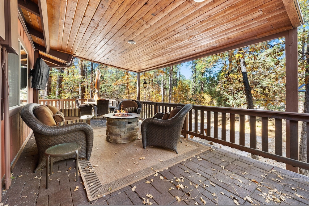 Ponderosa Hideaway 4-br Cabin Mtn View Trails Brbq