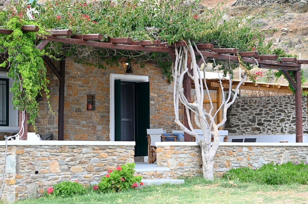 Simousi Beach House