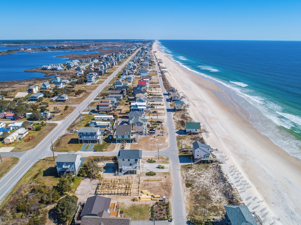 In Good Sands by Topsail Realty