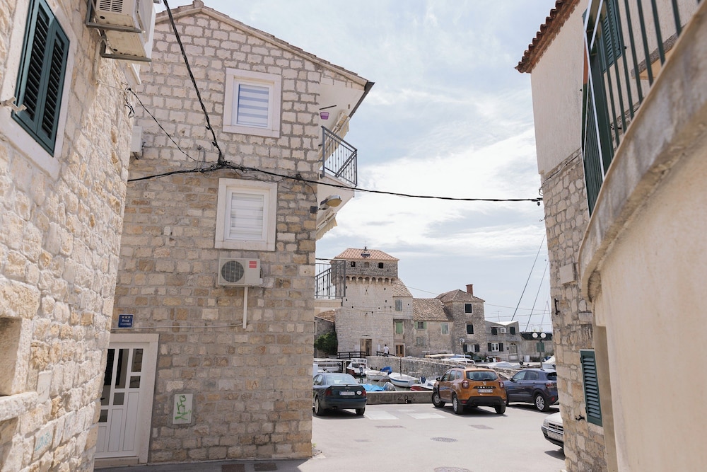 Apartments Kastilac with sea view