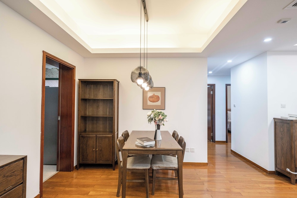 Tyms 2BR APT Lujiazui Renheng Riverside