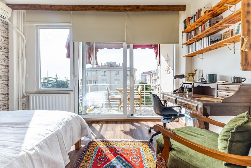 Exquisite Flat Near Moda Coast in Kadikoy