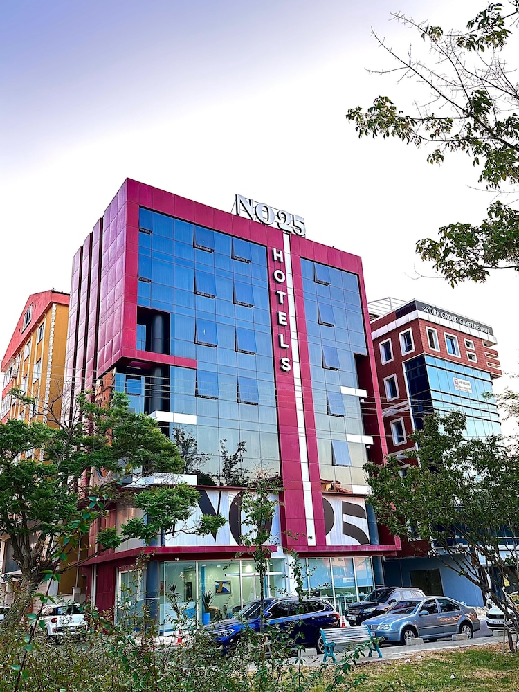 No25 Hotels
