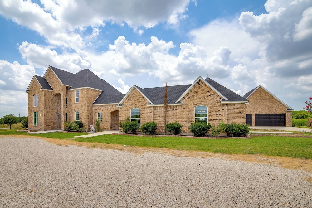 Sprawling Countryside Home in Dallas Area