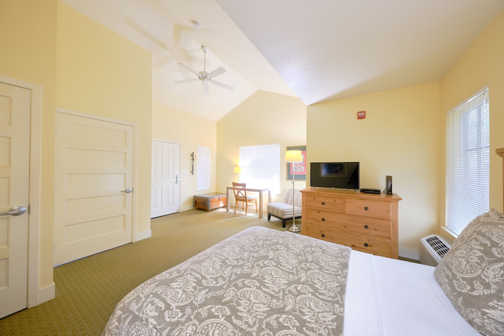 Napa Valley / Sonoma Vacations - Calistoga Inn Restaurant and Brewery - Property Image 37