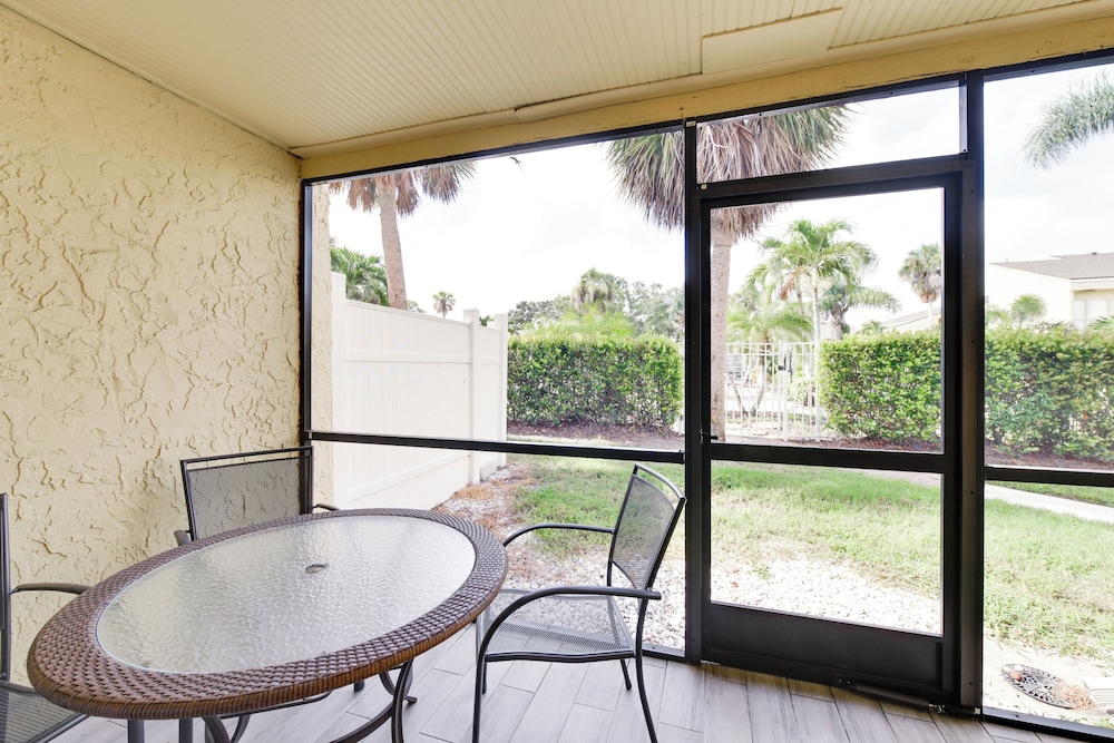 3 Mi to Siesta Key Beach: Condo w/ Heated Pool!