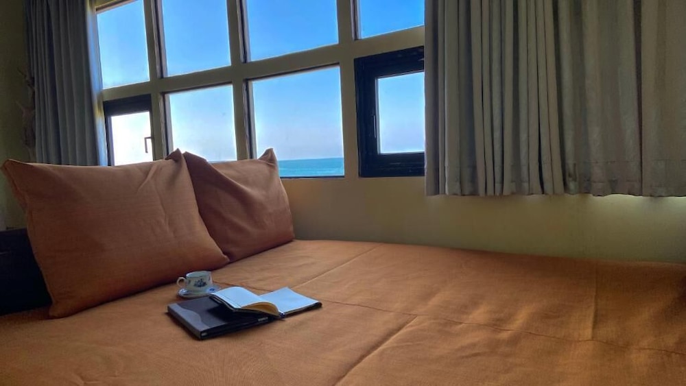 23.5 Blue B & B