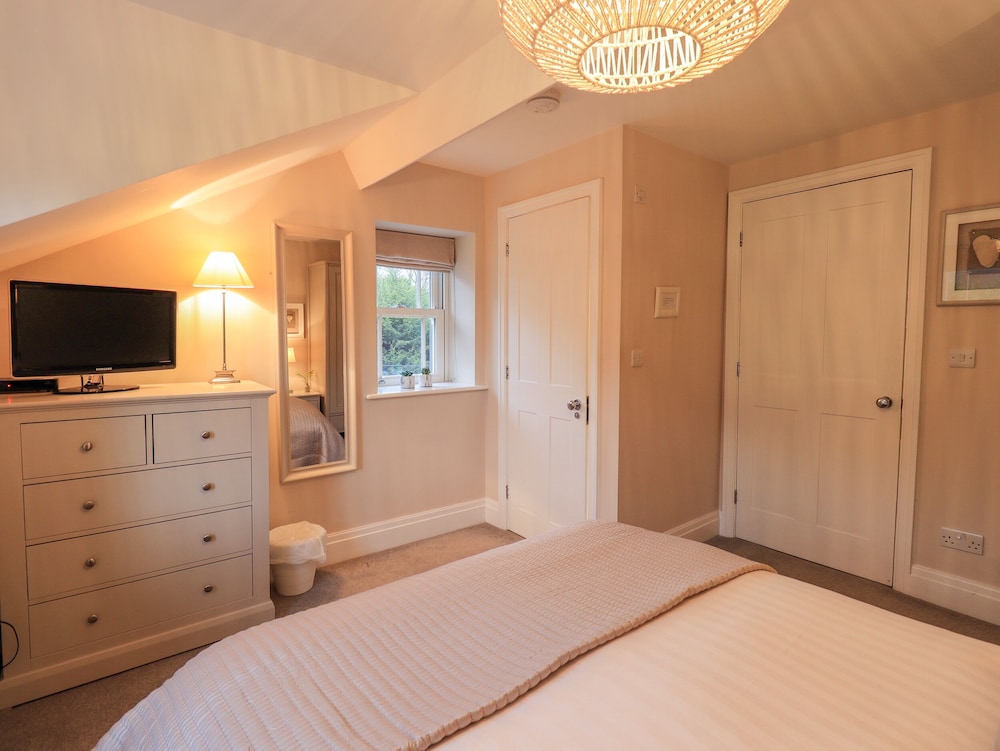 Honeywood House