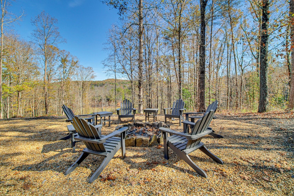 'cork & Creek Cottage' w/ Mtn & Pasture Views! view 4