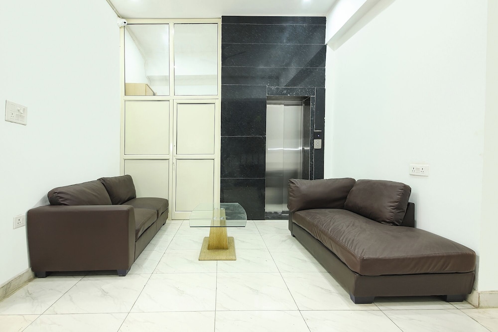 Fabhotel City Charm