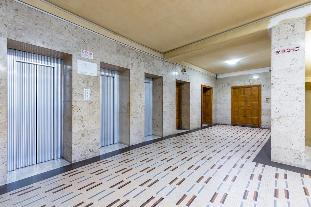Piazza Municipio Blue Apartment by Wonderful Italy