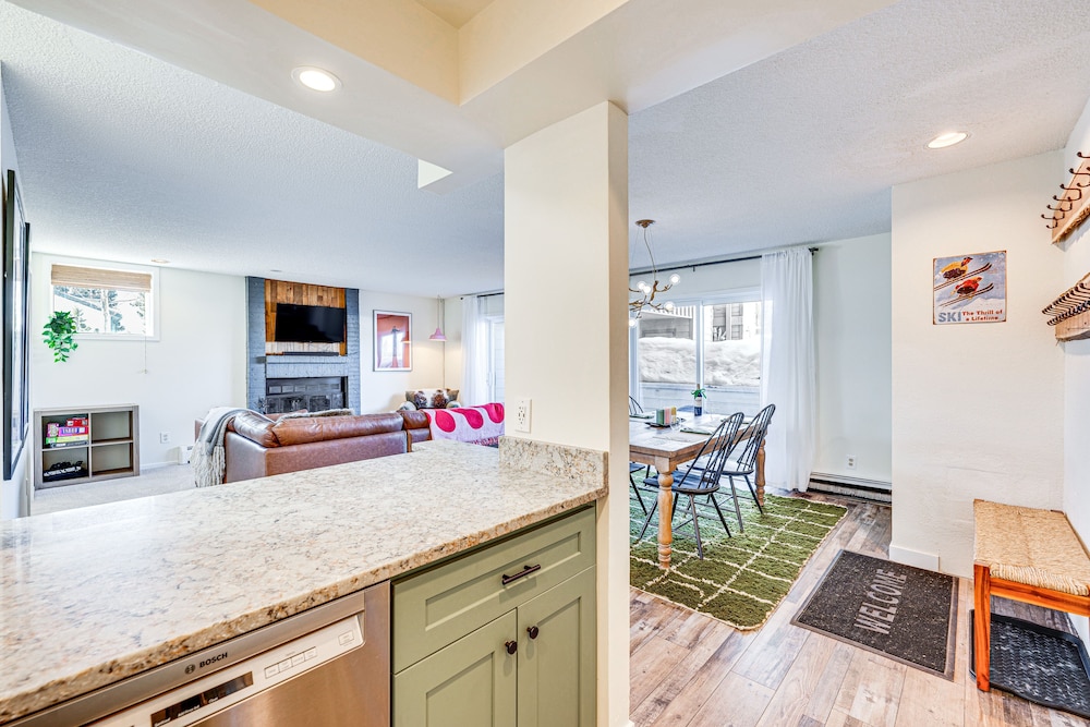 Fraser Condo w/ Ski Shuttle & Resort Amenities!
