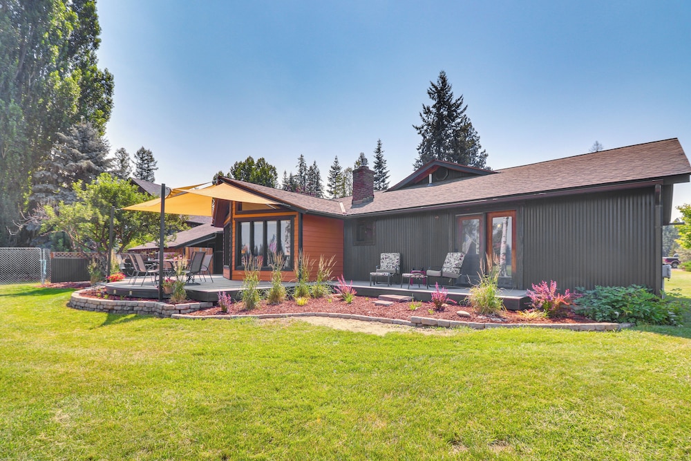 Deck & Mtn Views: Libby Home on Golf Course! view 5