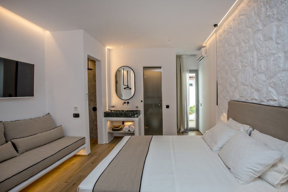 Levantes Luxury Suites II view 2