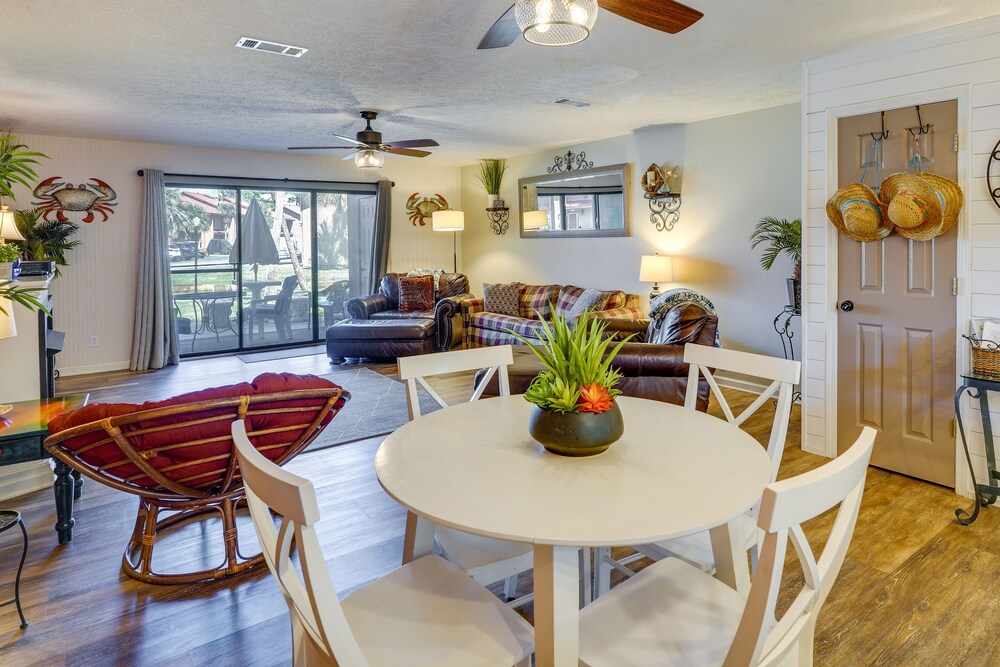 Walk to Beach: PCB Condo w/ Oceanfront Pool Access