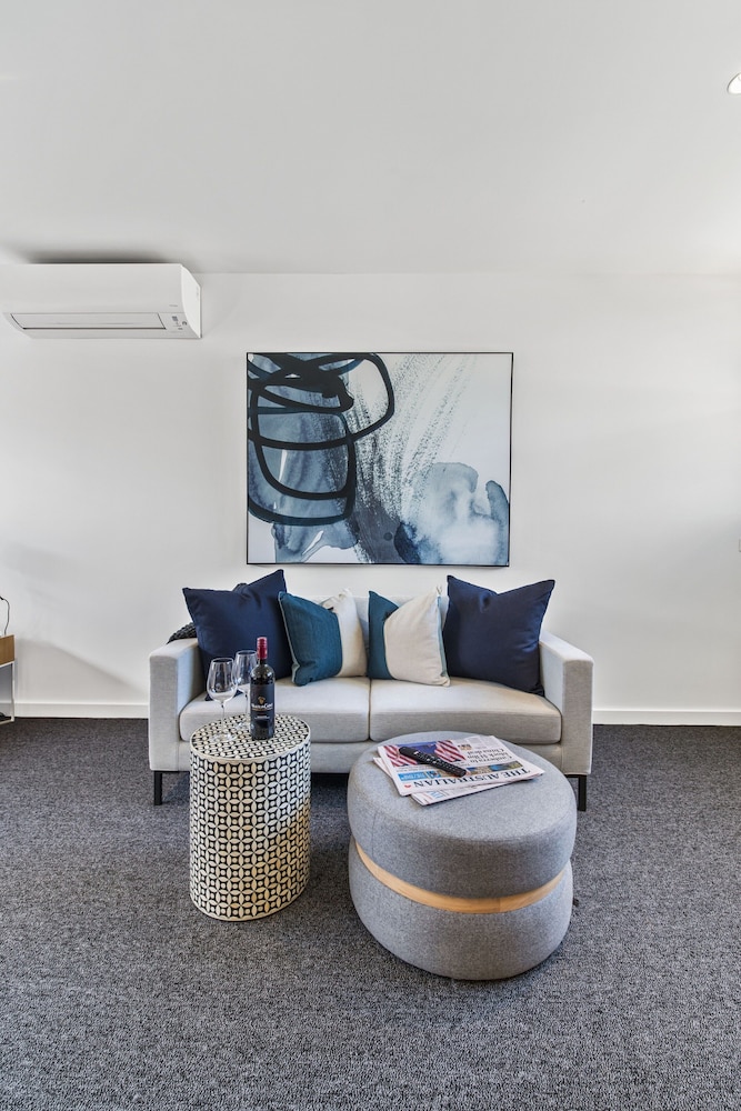 Stylish Studio With Great Amenities Near Beachside
