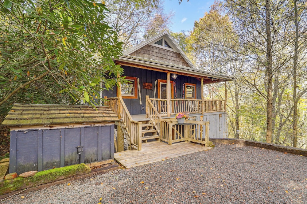 10 Mi to Sugar Mtn: Blue Ridge Family Cabin