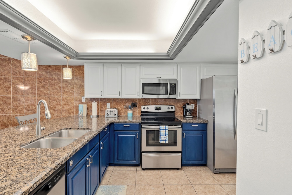 Steps to Pool & Beach: South Padre Island Retreat!