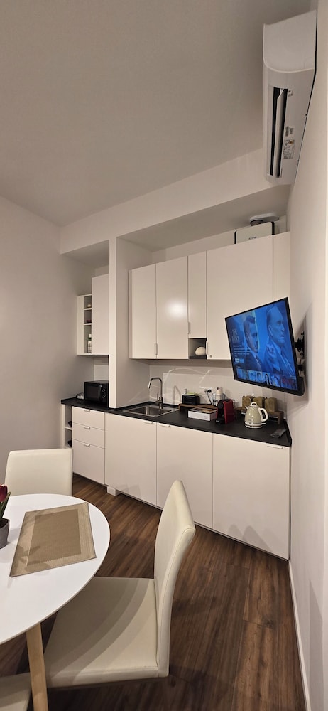 Rooms And Comfort Apartment