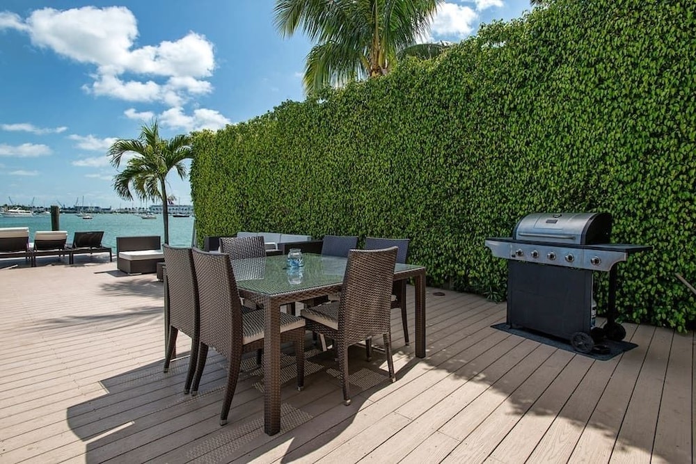 5 Bedroom Homes in Miami Beach by TMG