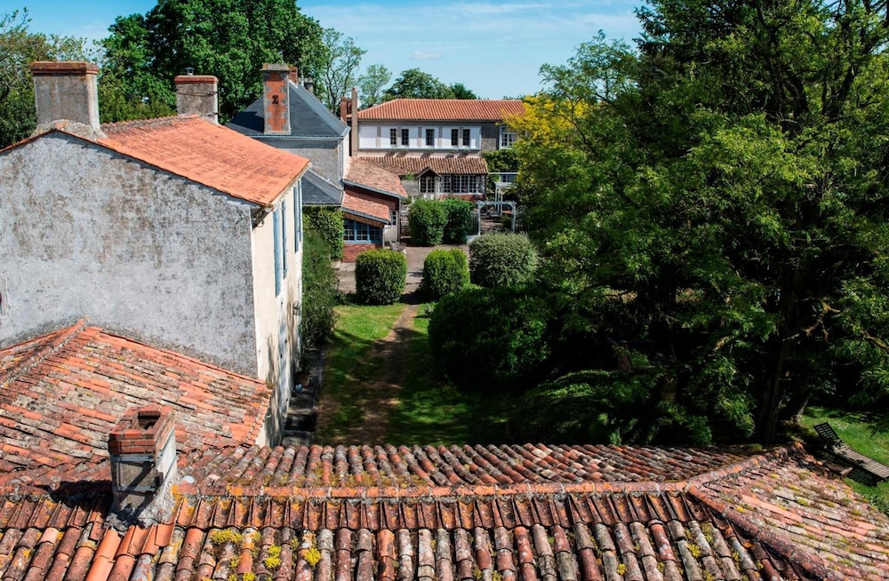 Château de l Abbaye de Moreilles