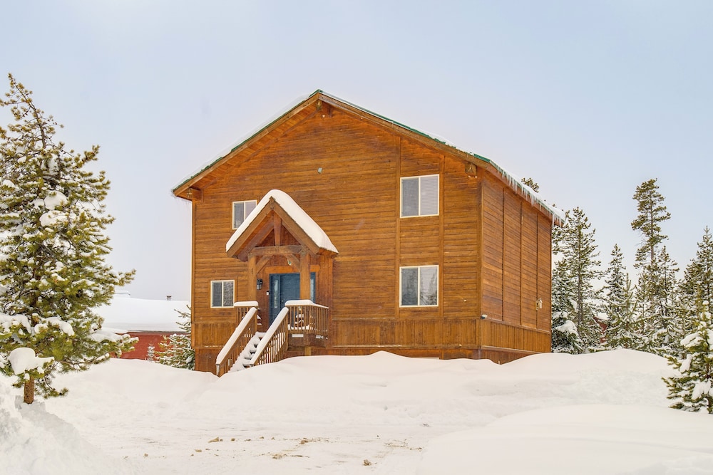 6 Mi to Winter Park Resort: Spacious Family Cabin